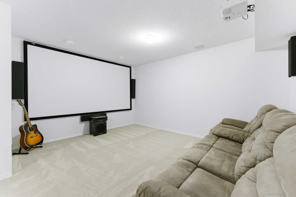 29 Belmont Terrace SW Calgary AB T2X 4H7