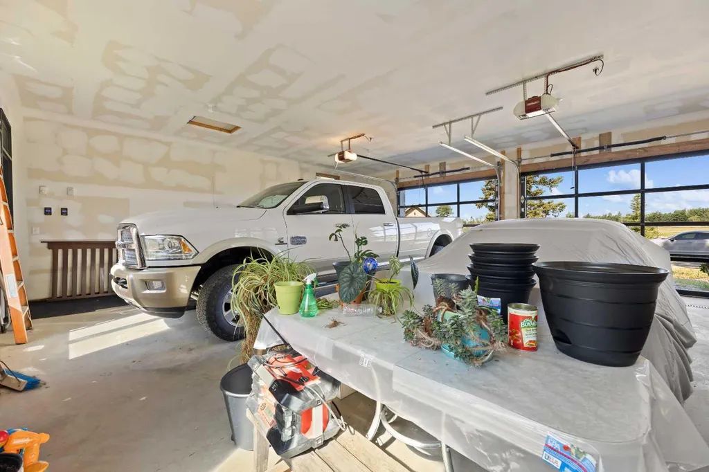 6029 Township Road 332 Rural Mountain View County AB T0M 1X0