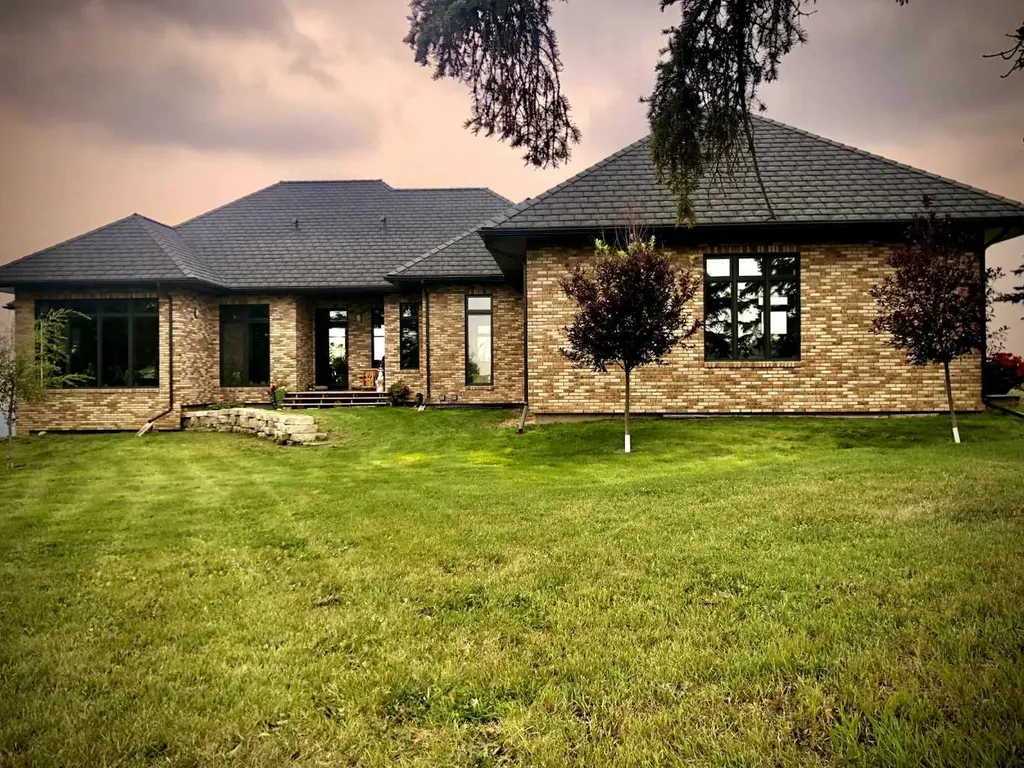 6029 Township Road 332 Rural Mountain View County AB T0M 1X0