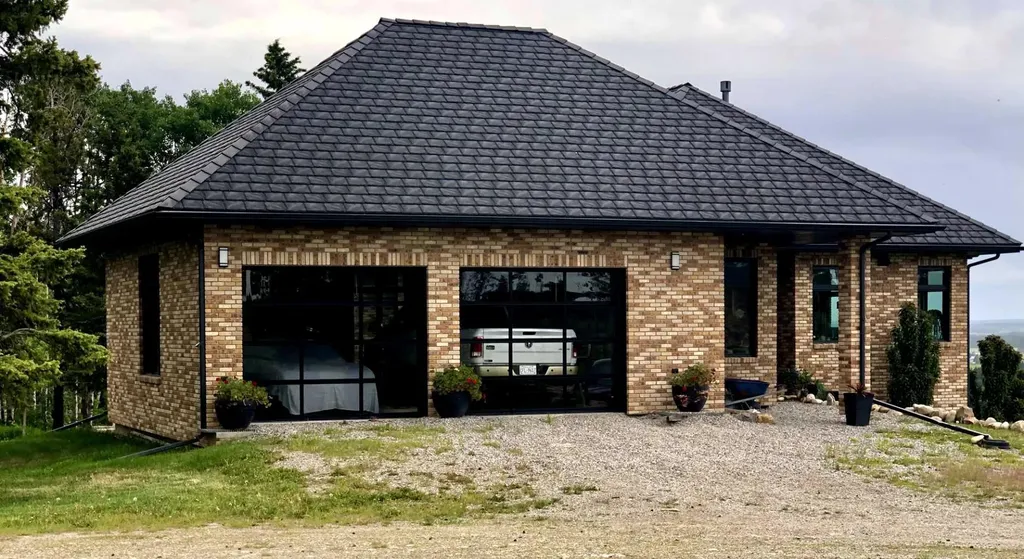 6029 Township Road 332 Rural Mountain View County AB T0M 1X0