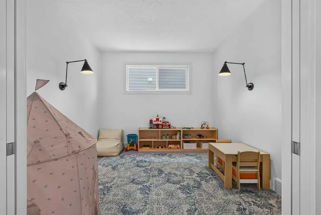 232 Copperpond Circle SE Calgary AB T2Z 0R3