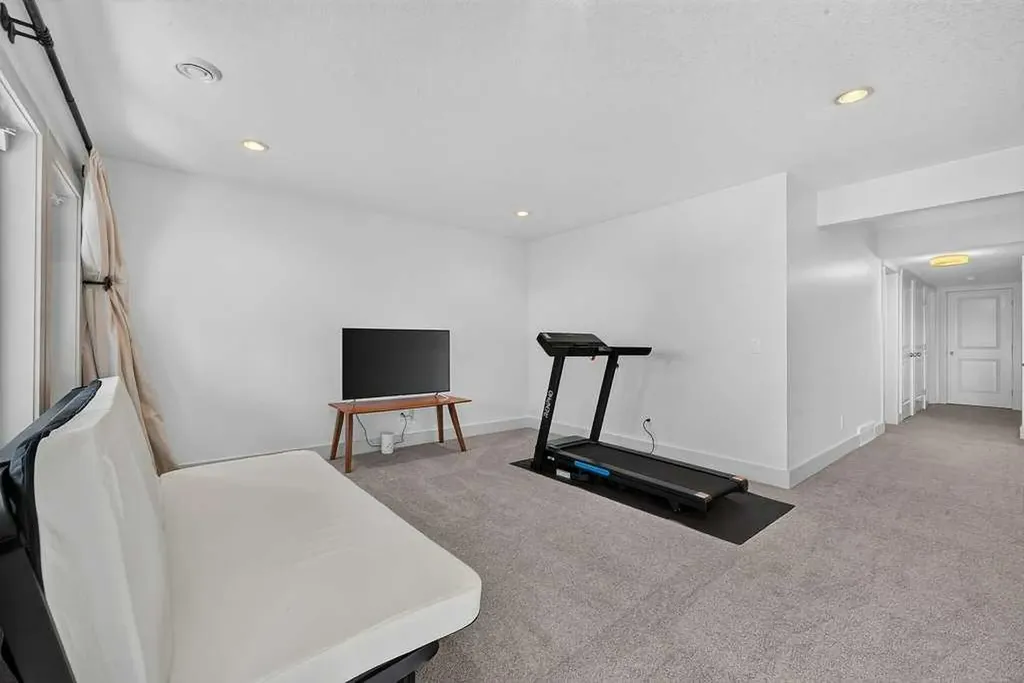 232 Copperpond Circle SE Calgary AB T2Z 0R3