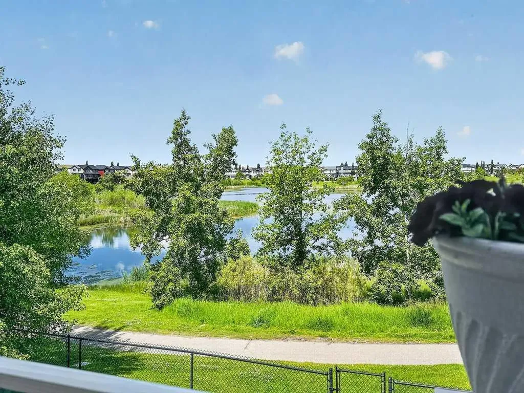 232 Copperpond Circle SE Calgary AB T2Z 0R3