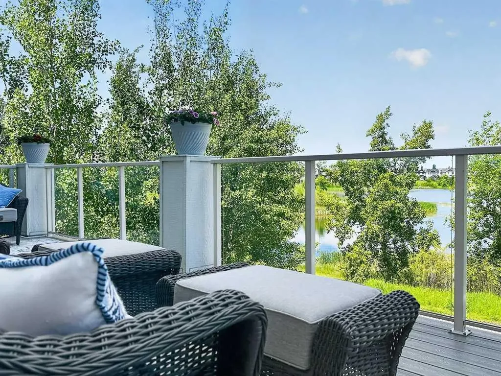 232 Copperpond Circle SE Calgary AB T2Z 0R3