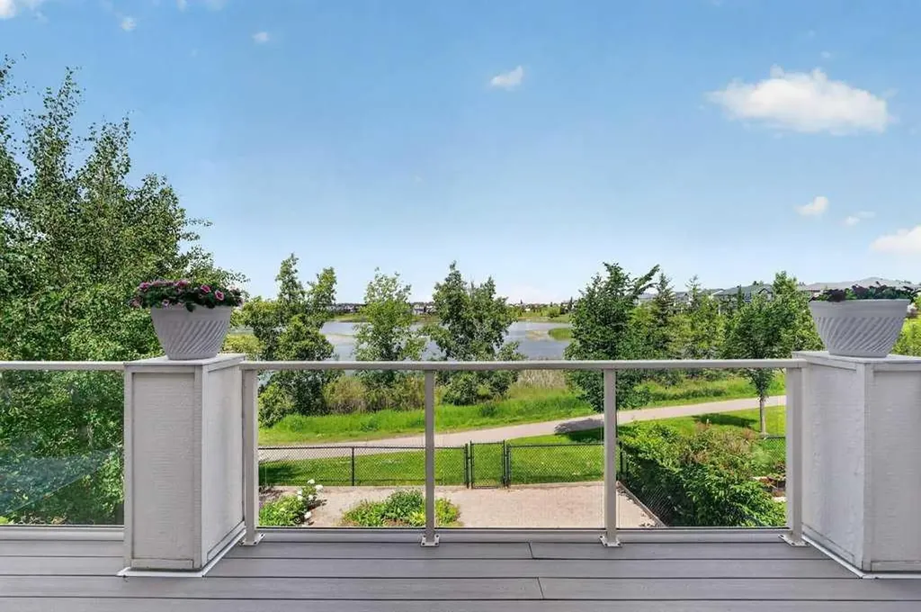 232 Copperpond Circle SE Calgary AB T2Z 0R3