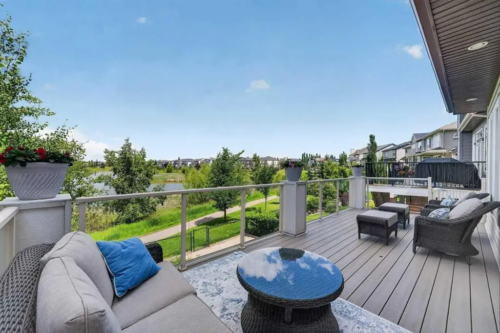 232 Copperpond Circle SE Calgary AB T2Z 0R3