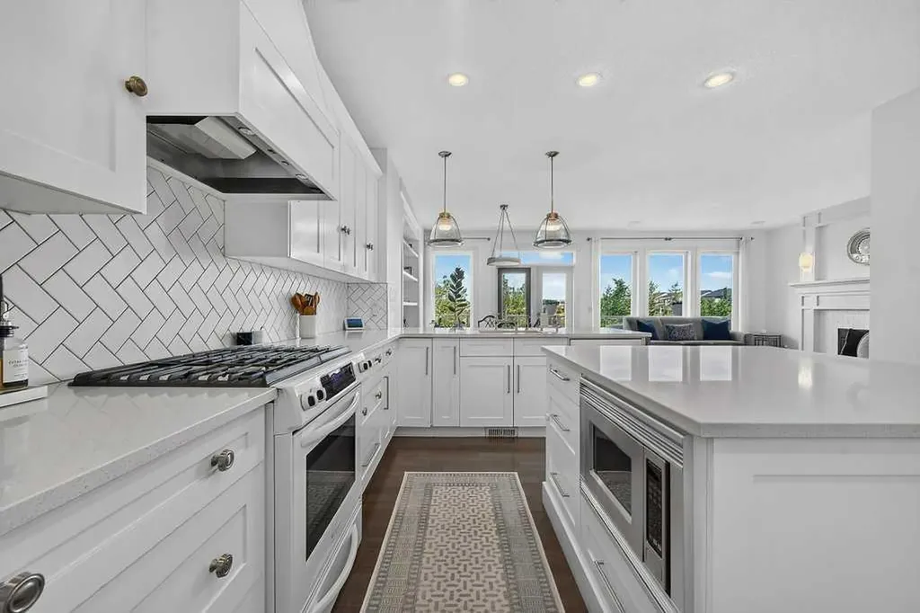 232 Copperpond Circle SE Calgary AB T2Z 0R3