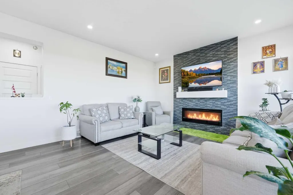 109 Homestead Crescent NE Calgary AB T3J 2K8