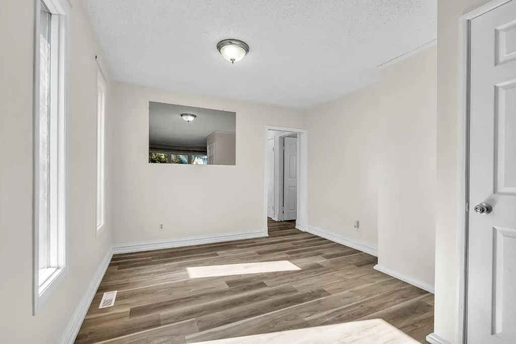43 Taraglen Road NE Calgary AB T3J 2N8