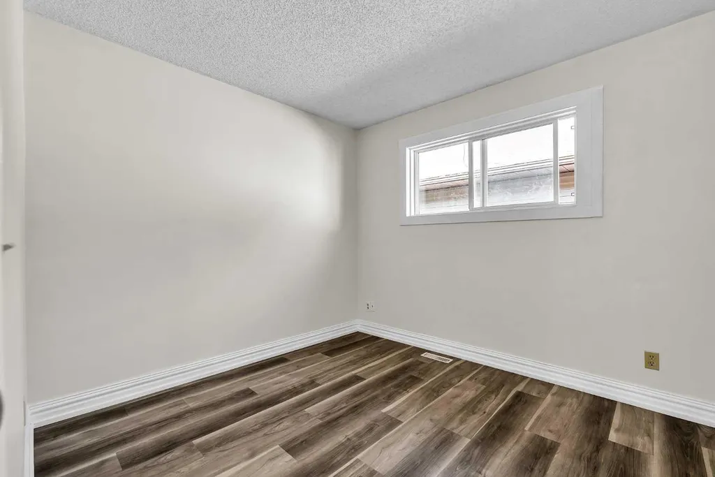 43 Taraglen Road NE Calgary AB T3J 2N8