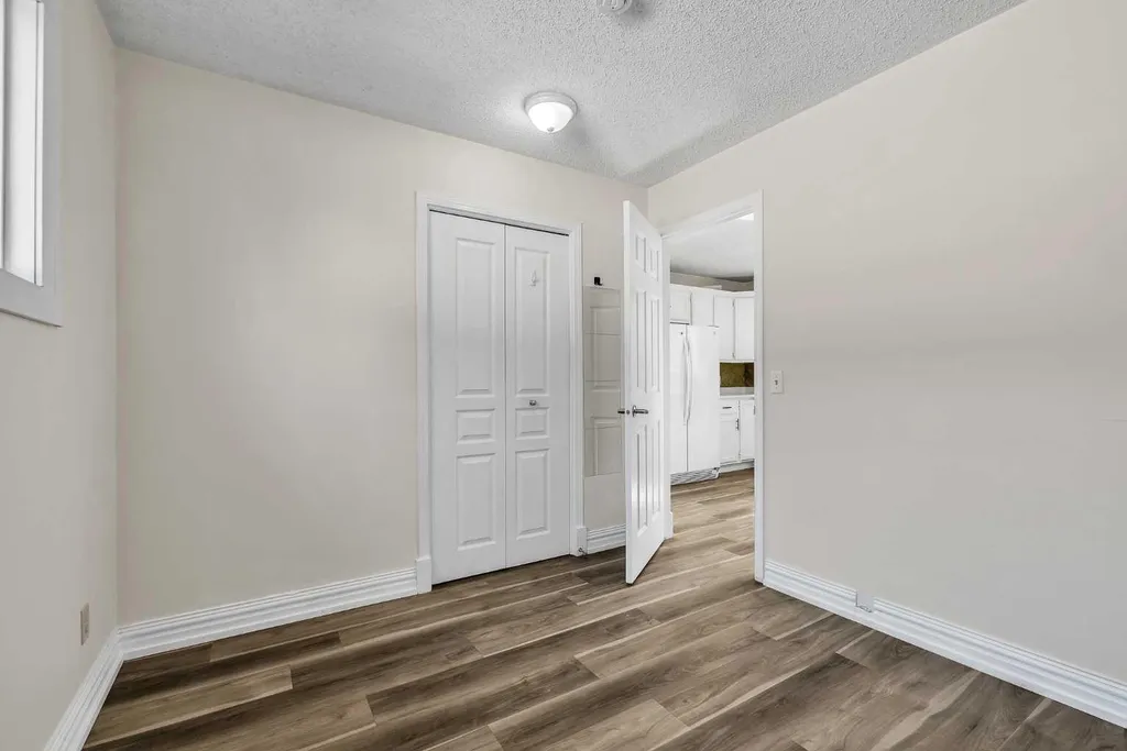43 Taraglen Road NE Calgary AB T3J 2N8