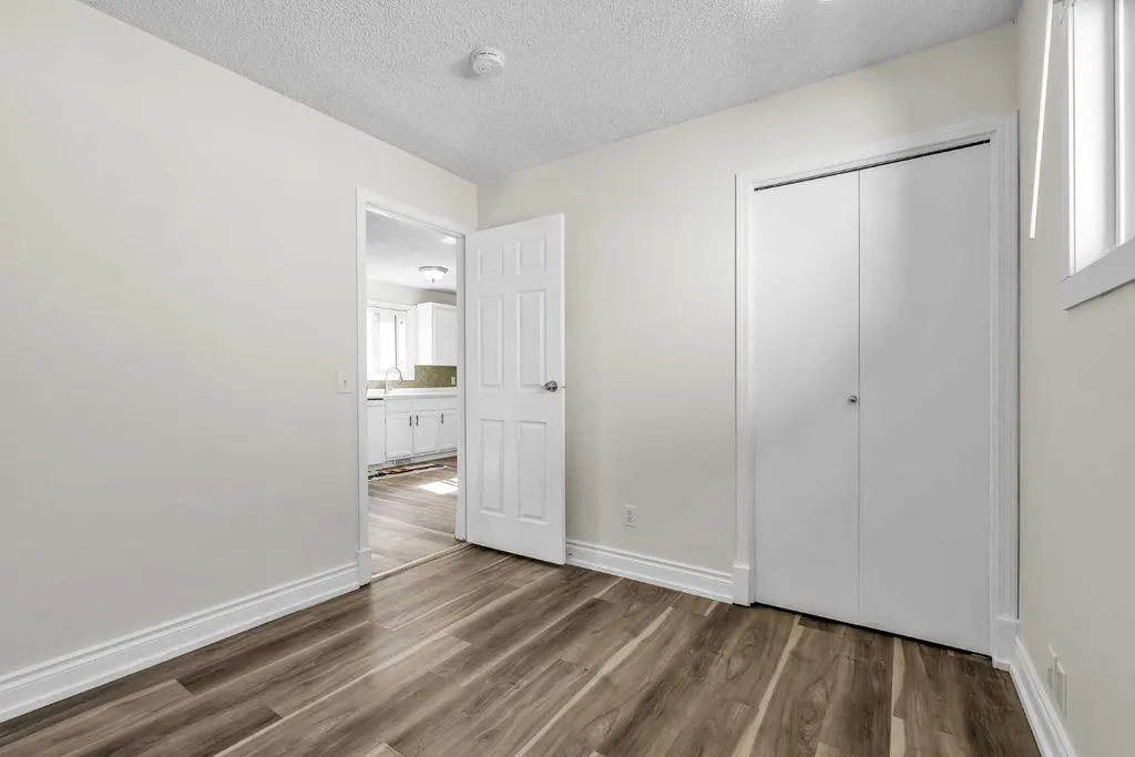 43 Taraglen Road NE Calgary AB T3J 2N8