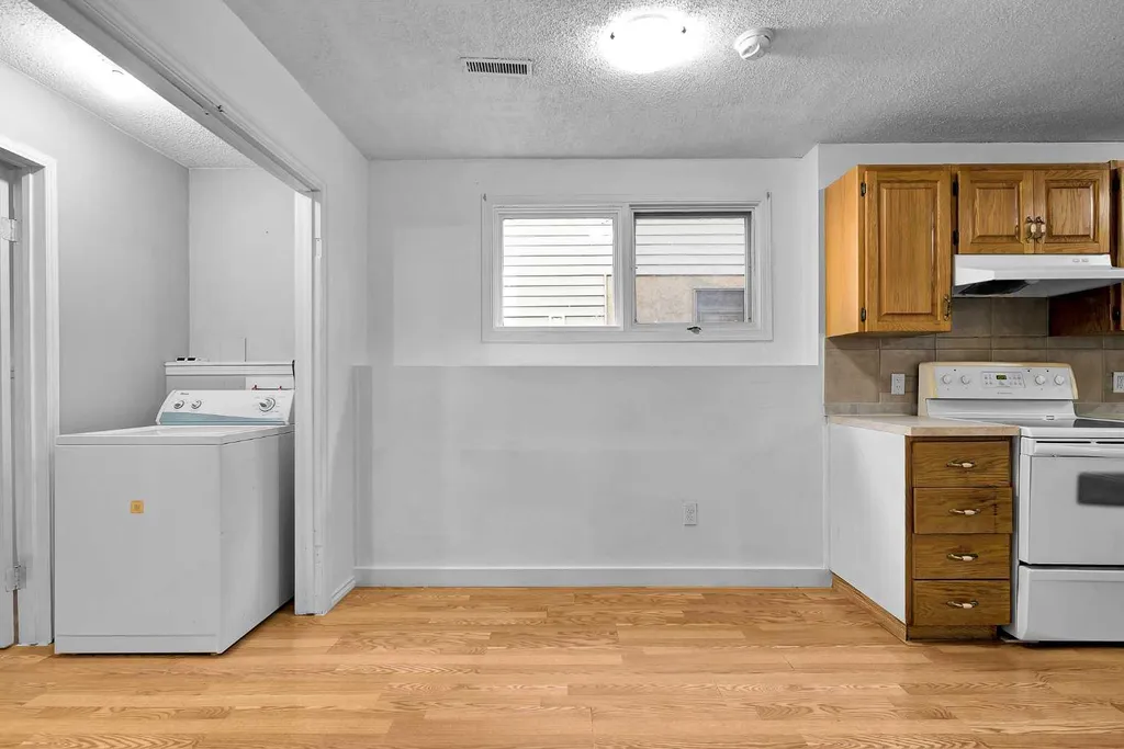 43 Taraglen Road NE Calgary AB T3J 2N8