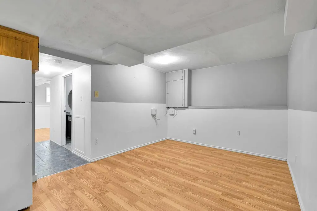 43 Taraglen Road NE Calgary AB T3J 2N8