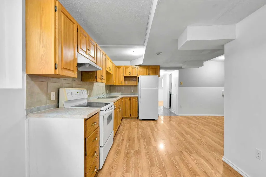 43 Taraglen Road NE Calgary AB T3J 2N8