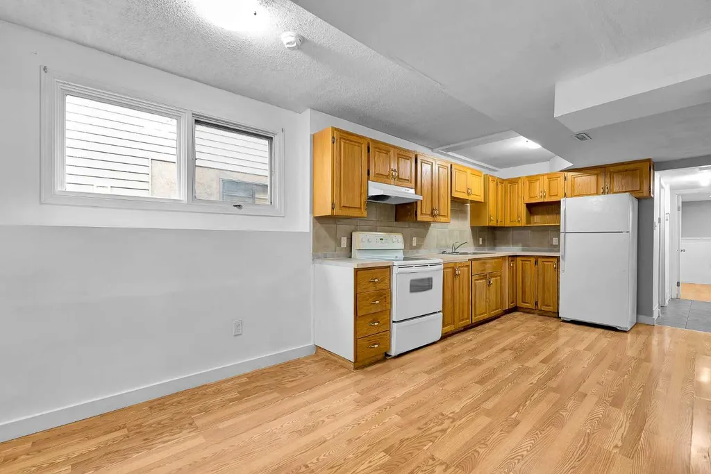 43 Taraglen Road NE Calgary AB T3J 2N8