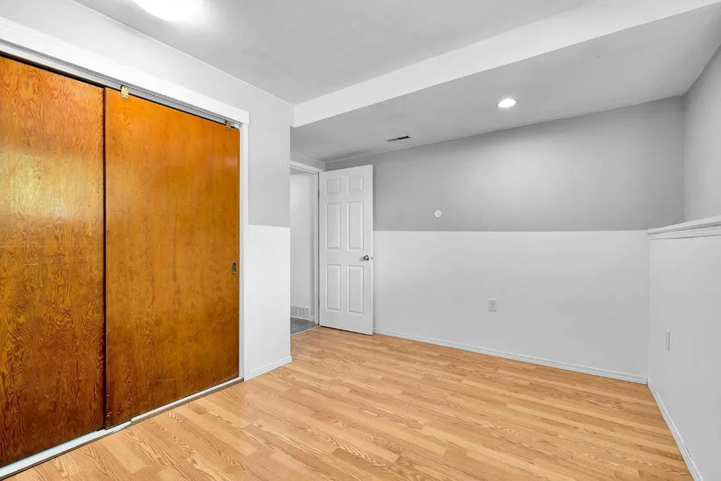 43 Taraglen Road NE Calgary AB T3J 2N8