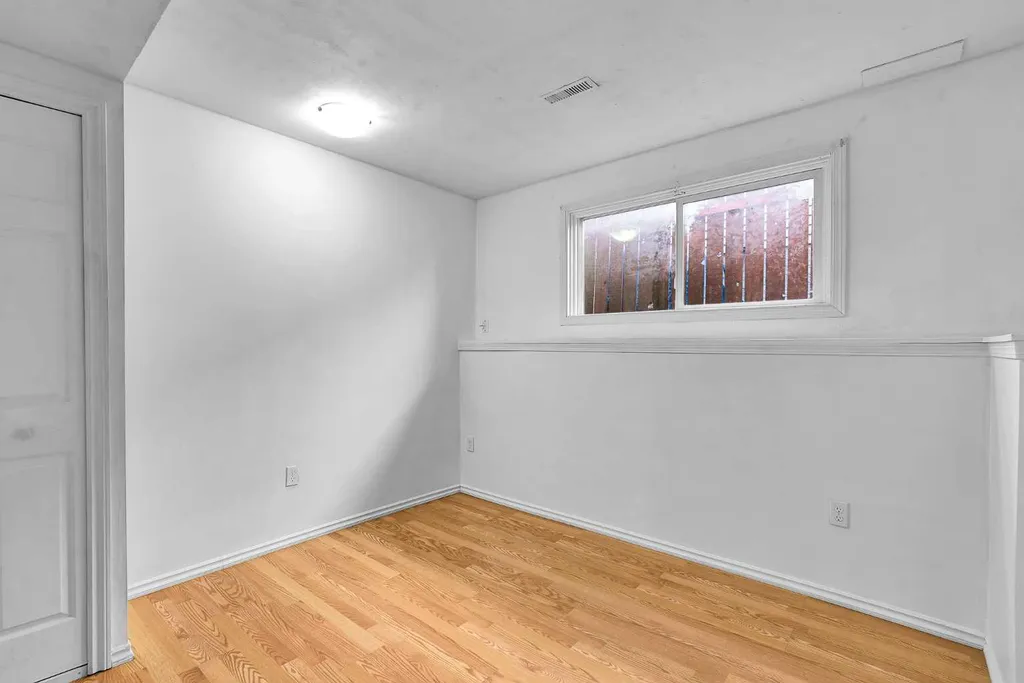 43 Taraglen Road NE Calgary AB T3J 2N8