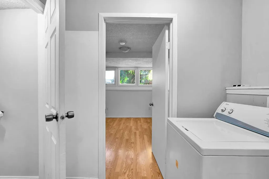 43 Taraglen Road NE Calgary AB T3J 2N8