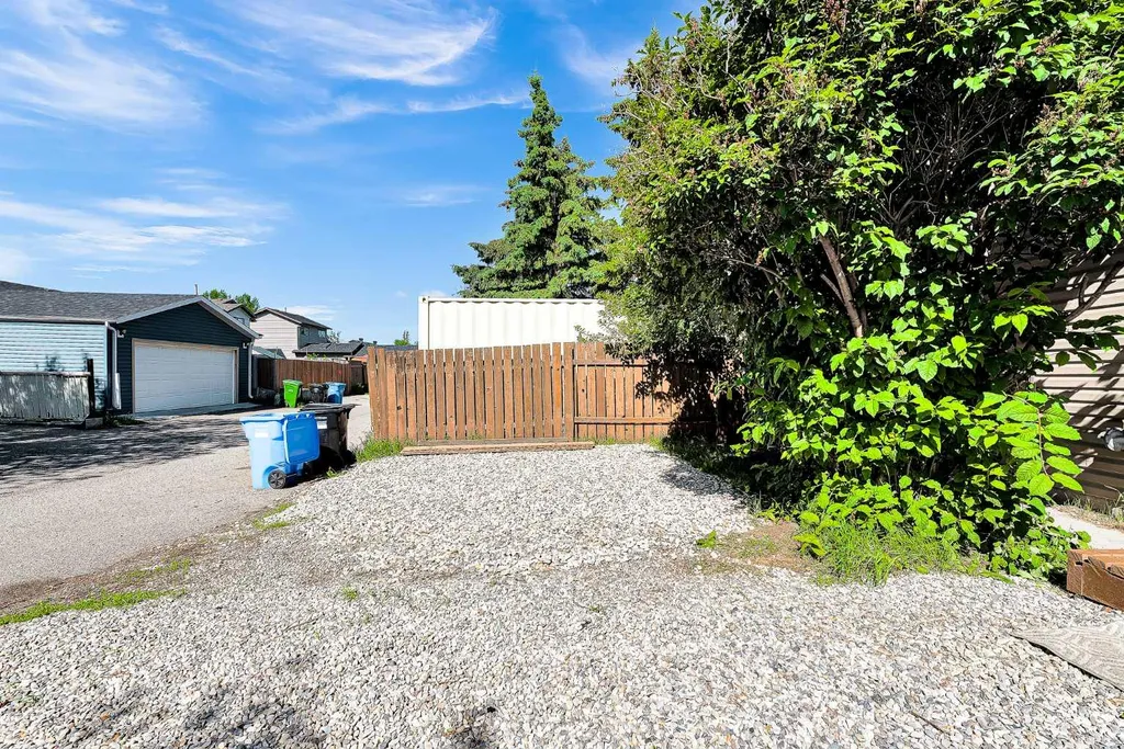 43 Taraglen Road NE Calgary AB T3J 2N8