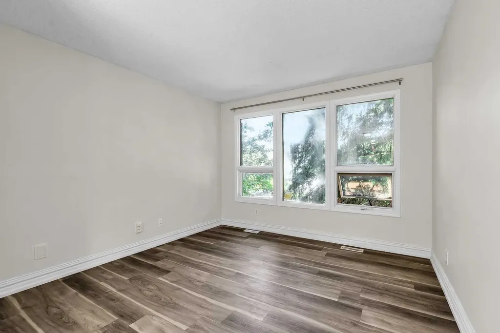 43 Taraglen Road NE Calgary AB T3J 2N8