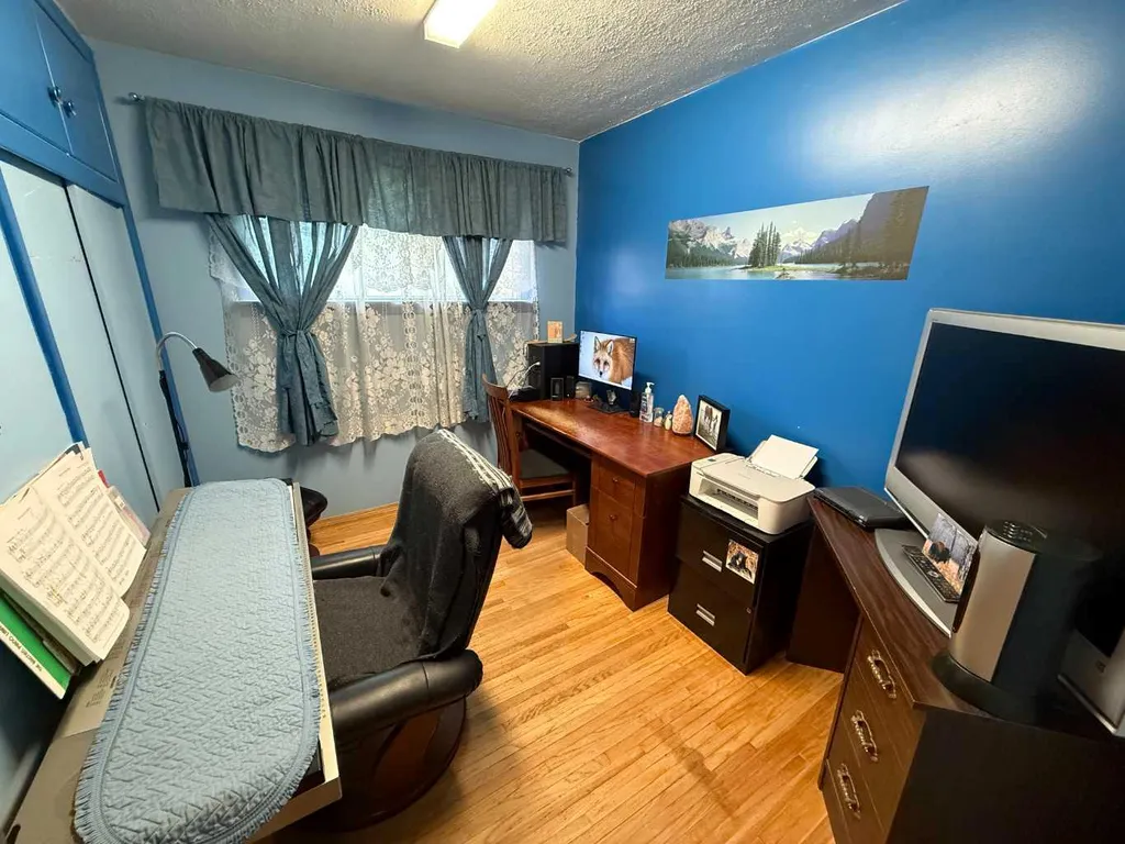107 Fraser Street Hinton AB T7V 1B7