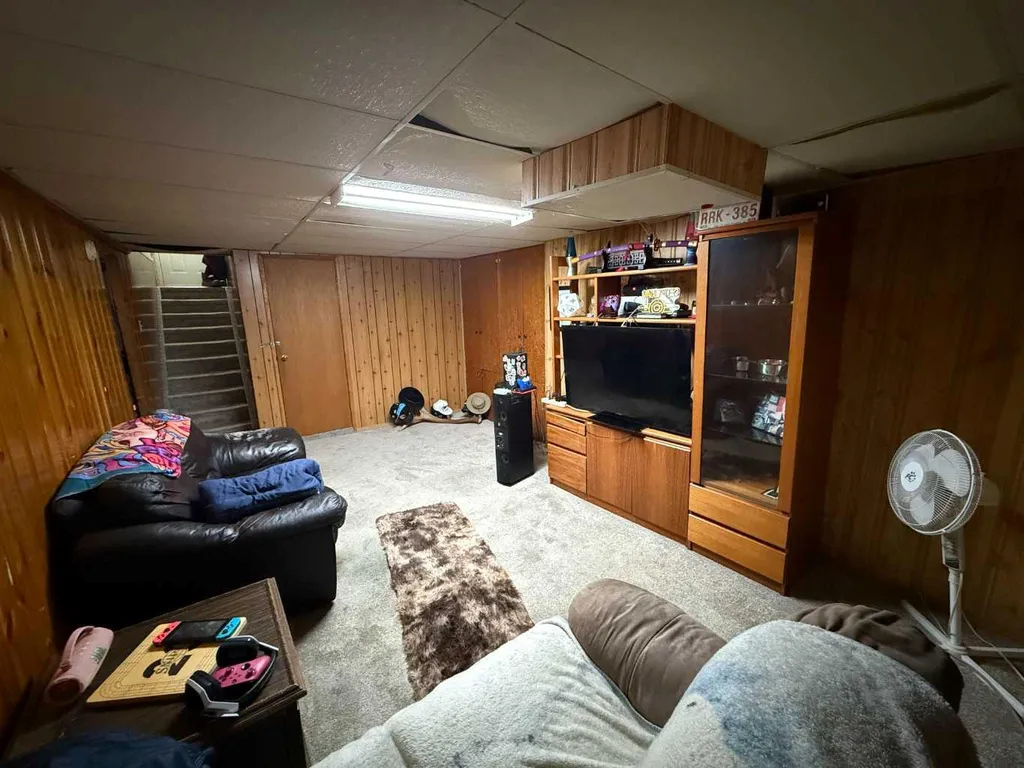 107 Fraser Street Hinton AB T7V 1B7