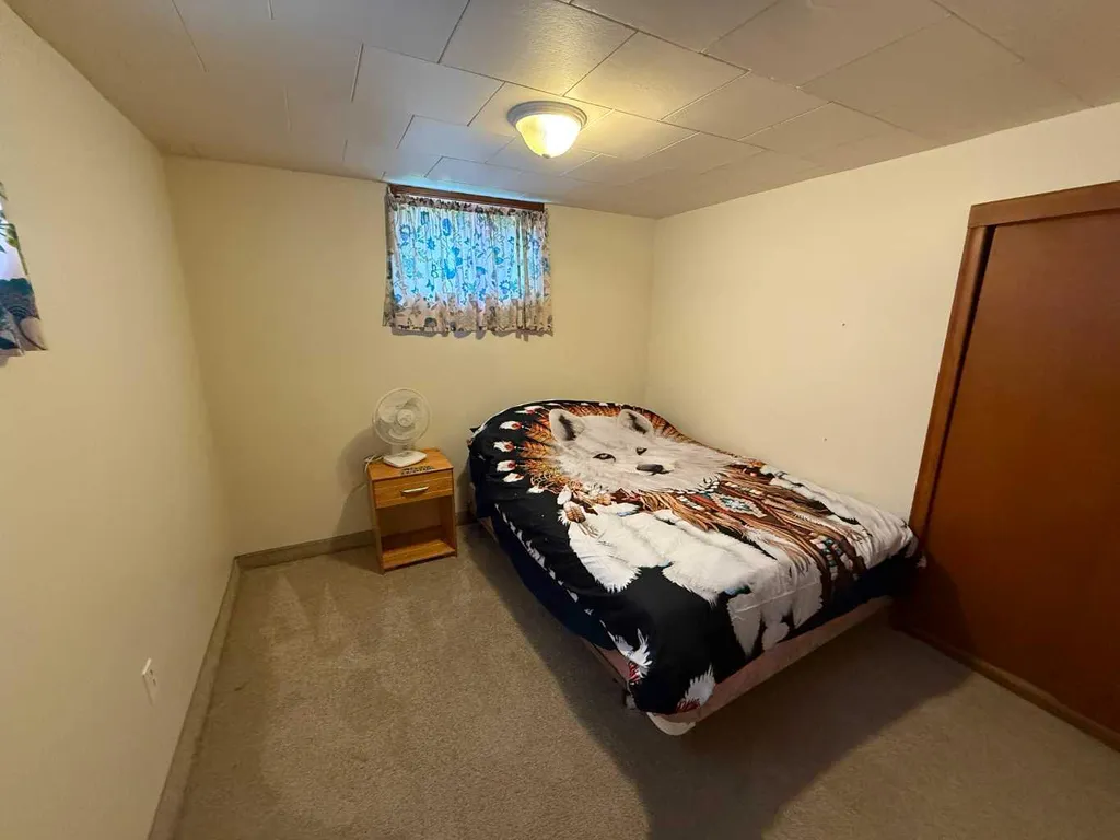107 Fraser Street Hinton AB T7V 1B7
