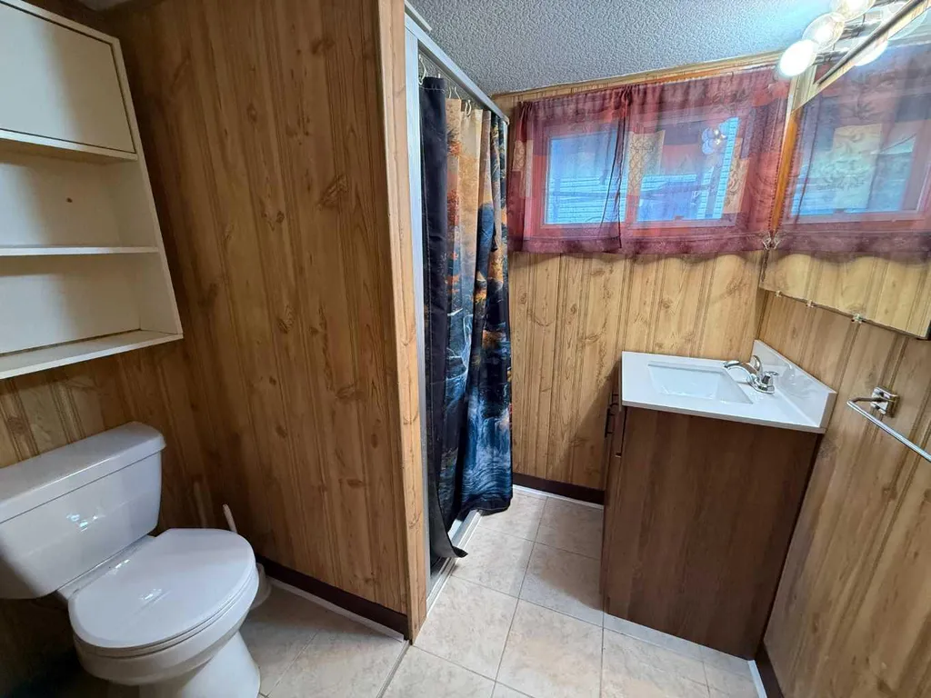 107 Fraser Street Hinton AB T7V 1B7