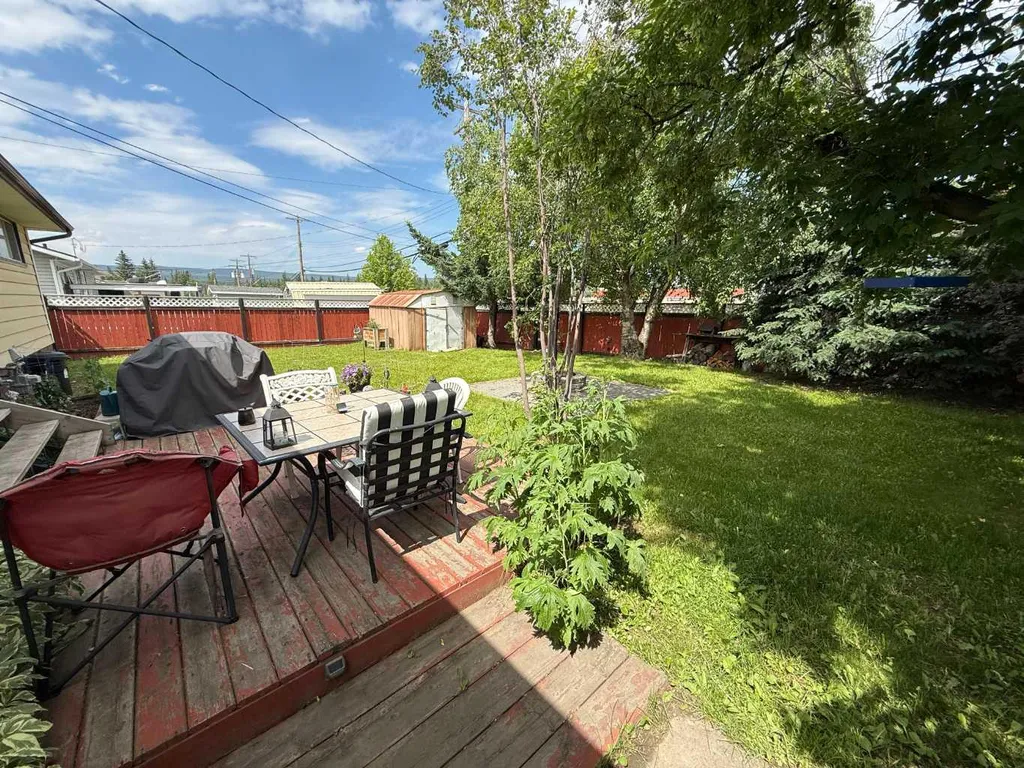107 Fraser Street Hinton AB T7V 1B7