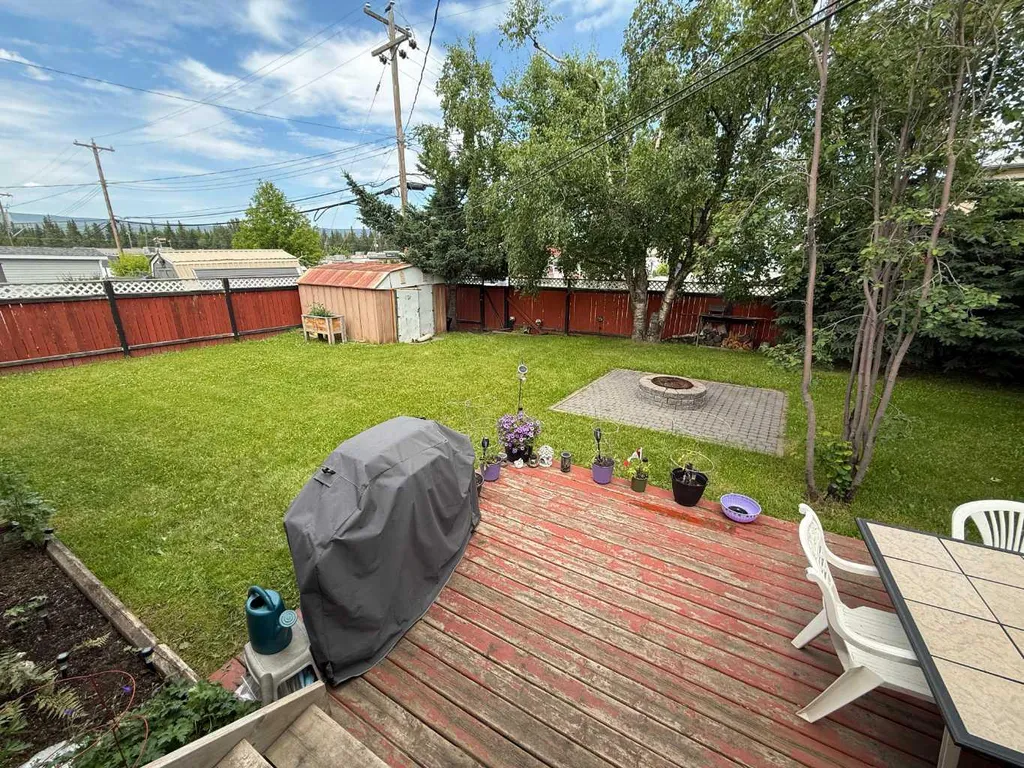107 Fraser Street Hinton AB T7V 1B7