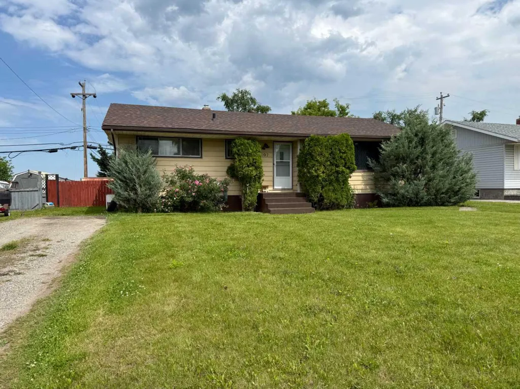 107 Fraser Street Hinton AB T7V 1B7