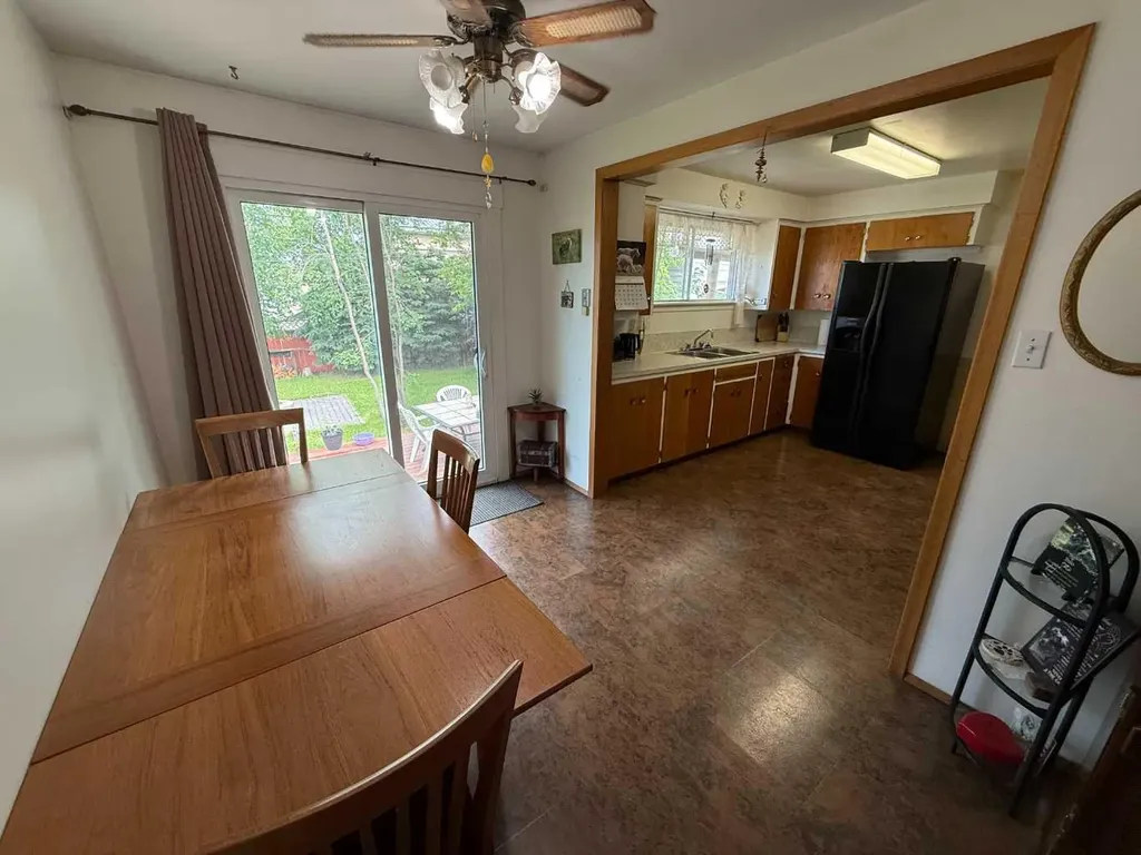 107 Fraser Street Hinton AB T7V 1B7