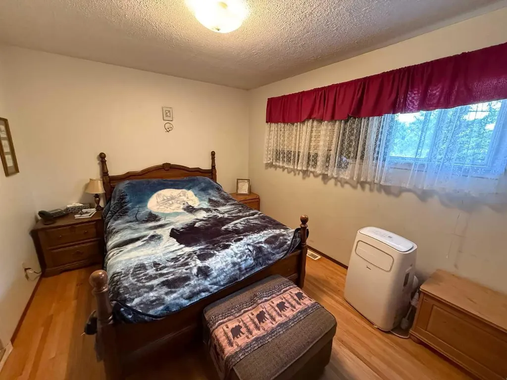 107 Fraser Street Hinton AB T7V 1B7