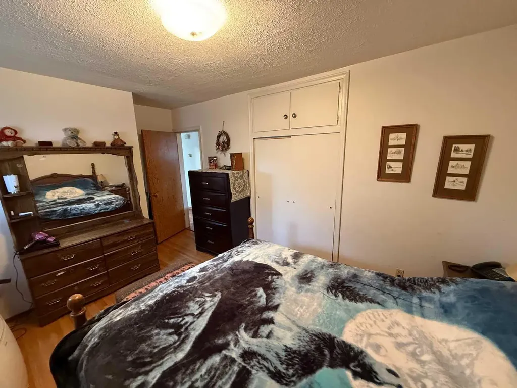 107 Fraser Street Hinton AB T7V 1B7