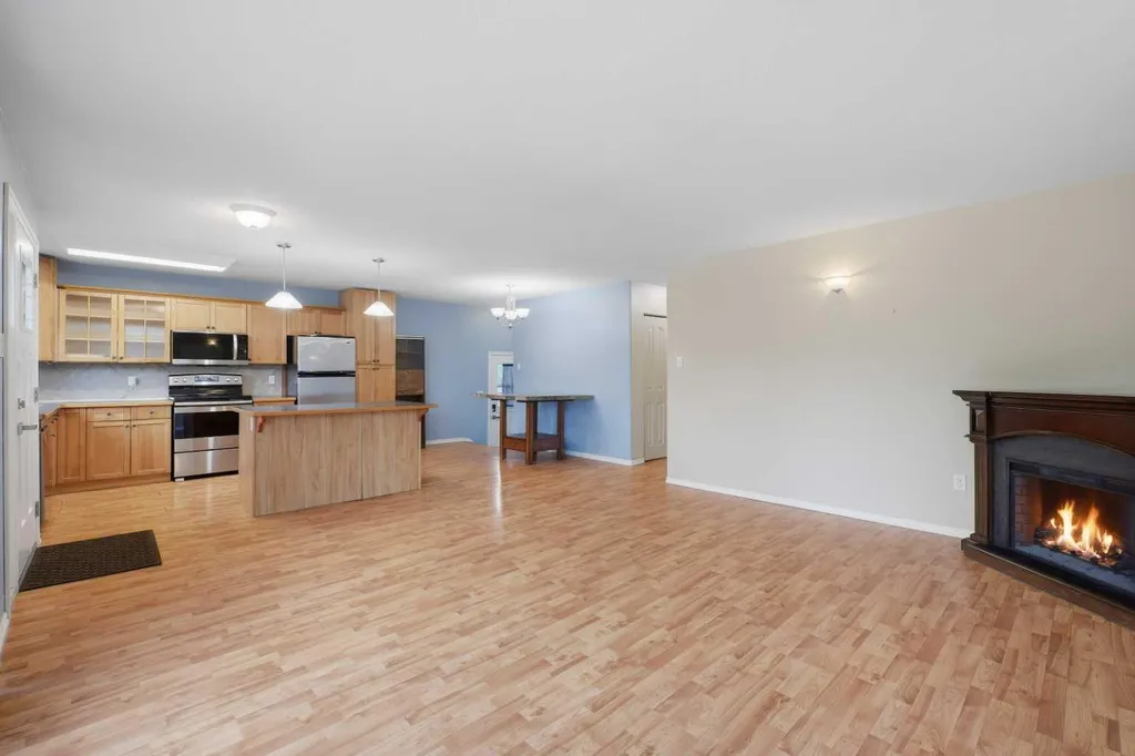 5017 61 Avenue Close Ponoka AB T4J 1E7