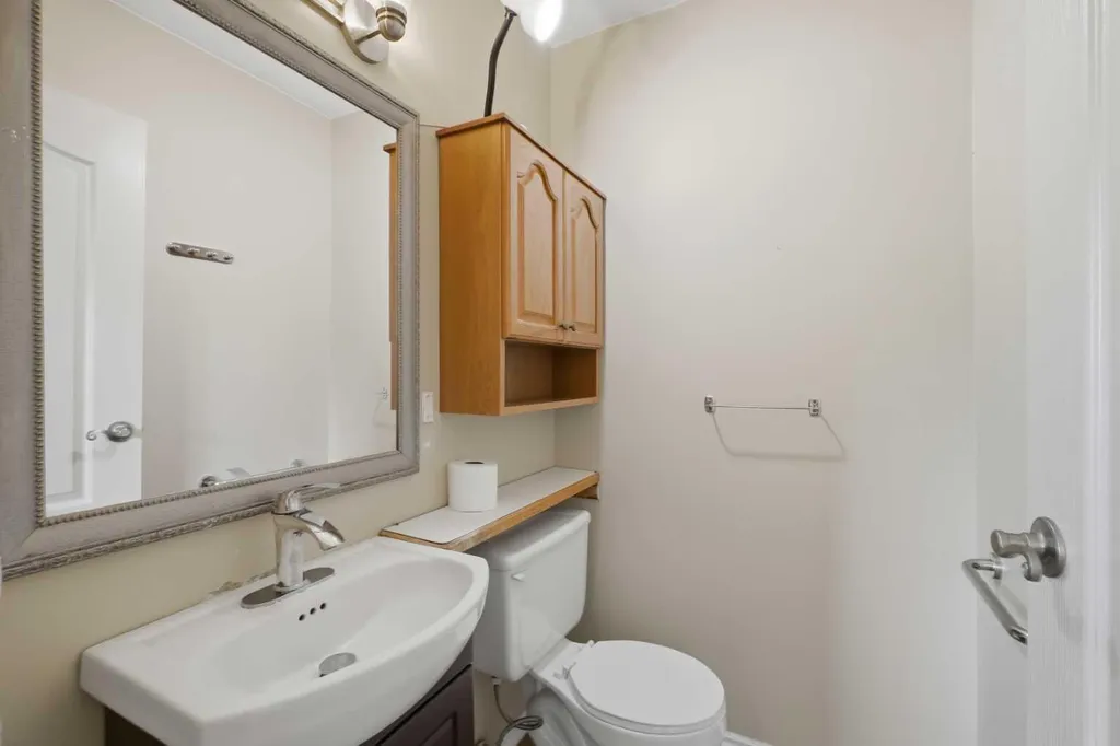 5017 61 Avenue Close Ponoka AB T4J 1E7