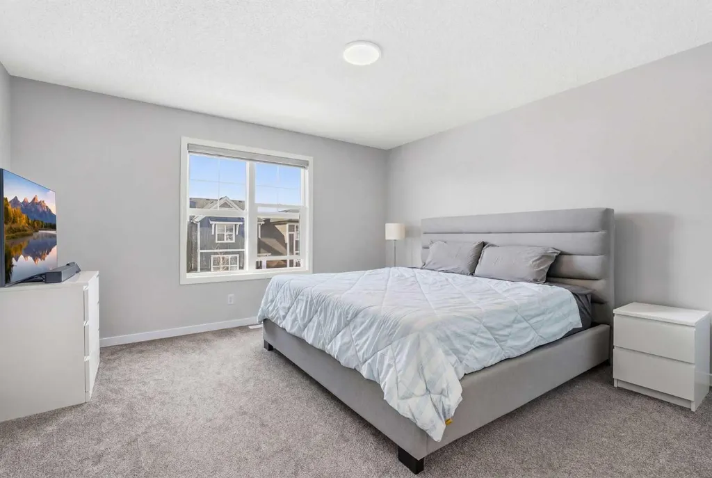 44 Amblefield Avenue NW Calgary AB T3P2C1
