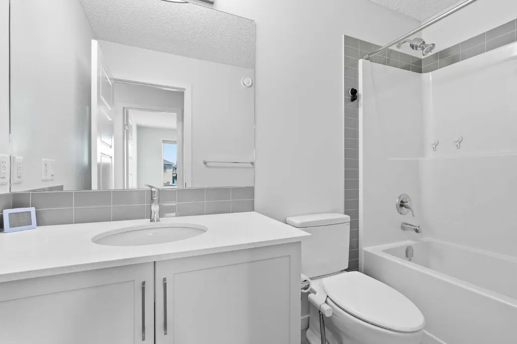 44 Amblefield Avenue NW Calgary AB T3P2C1