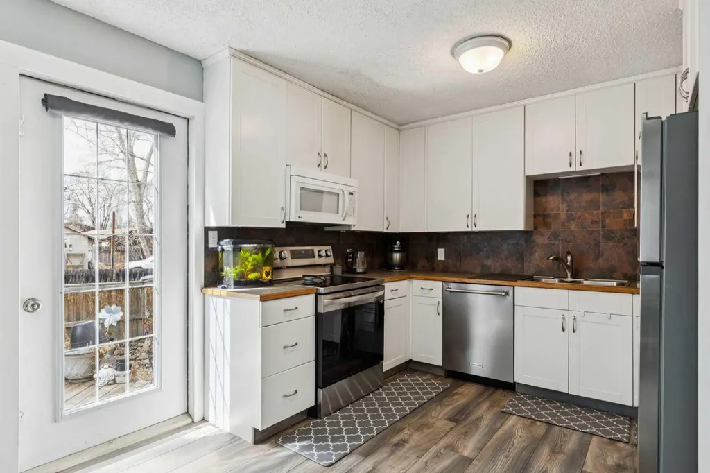 107 Elm Place Okotoks AB T1S 1J1