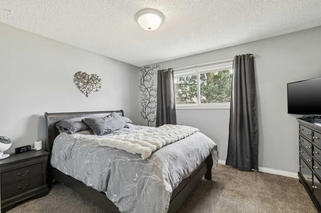 107 Elm Place Okotoks AB T1S 1J1