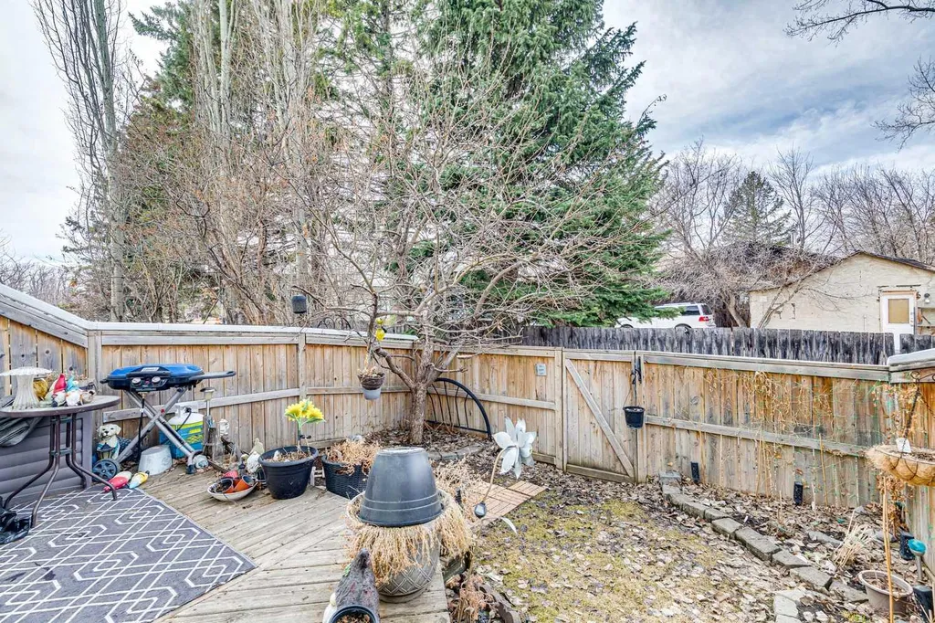 107 Elm Place Okotoks AB T1S 1J1