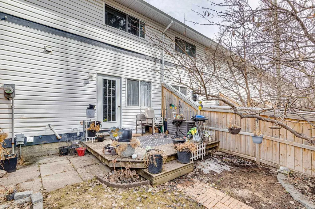 107 Elm Place Okotoks AB T1S 1J1
