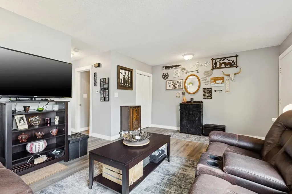 107 Elm Place Okotoks AB T1S 1J1