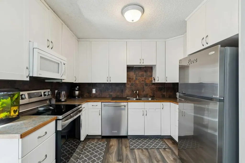 107 Elm Place Okotoks AB T1S 1J1