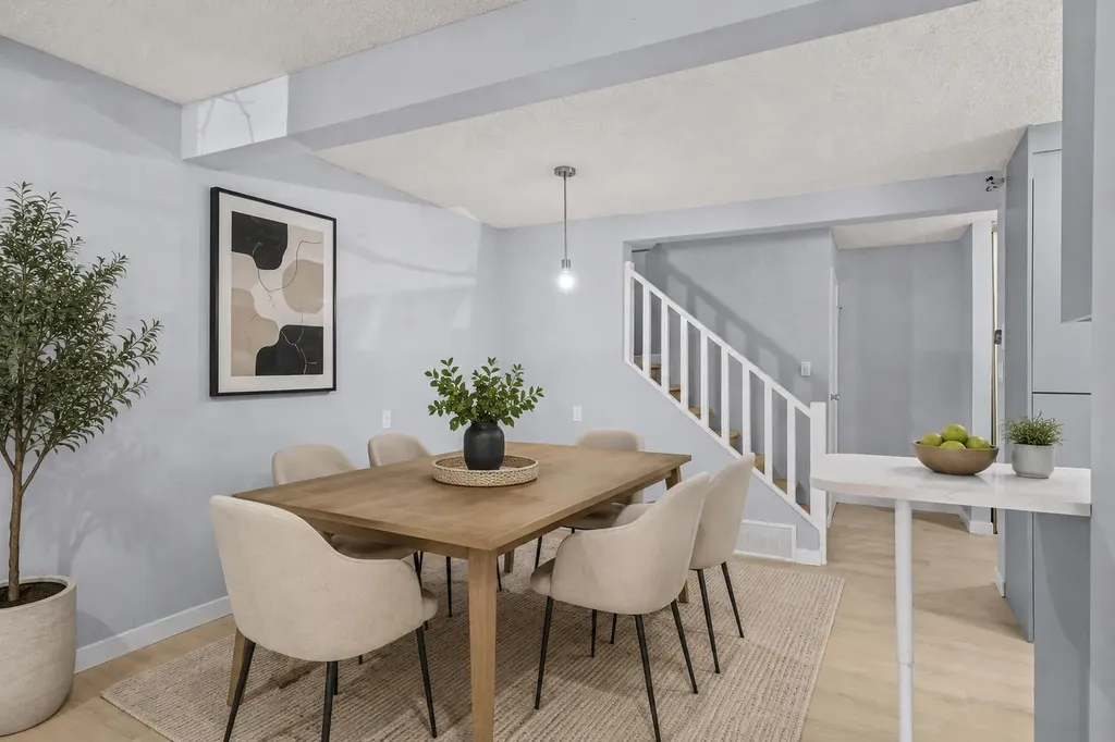 115 Bergen Road NW Calgary AB t3k1p2