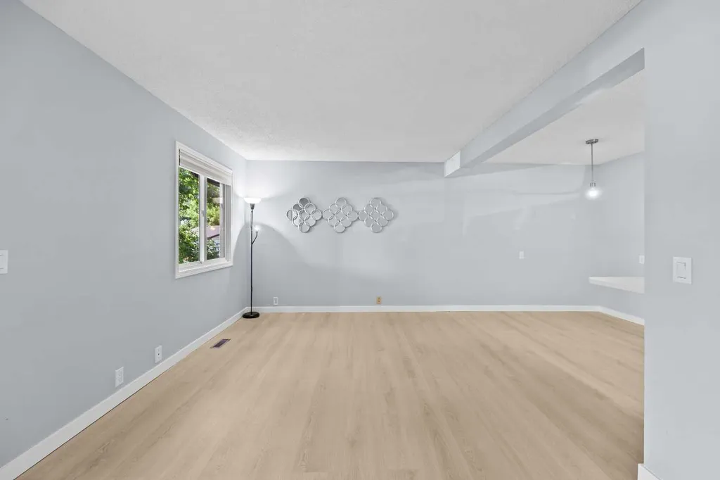 115 Bergen Road NW Calgary AB t3k1p2