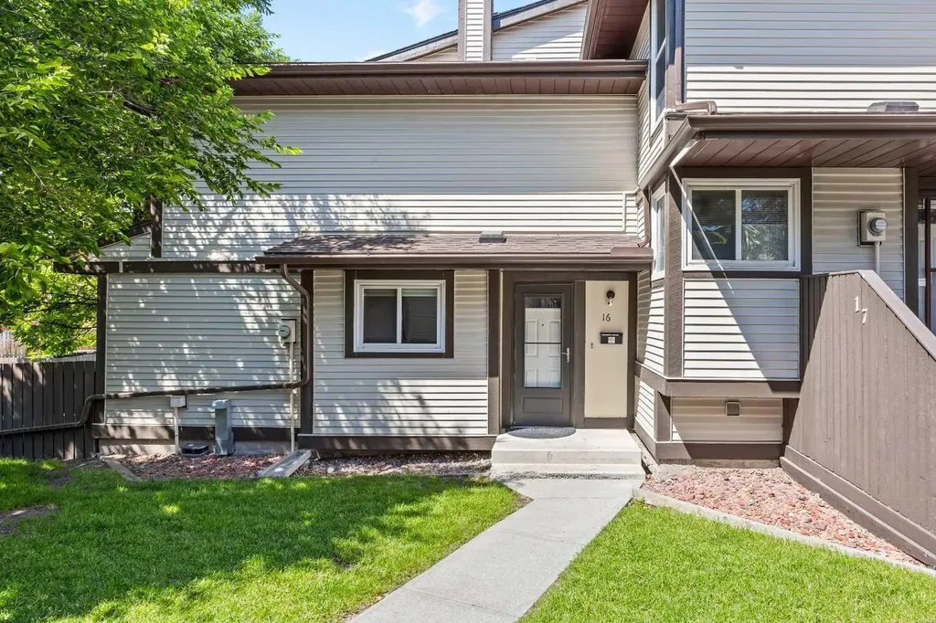 115 Bergen Road NW Calgary AB t3k1p2