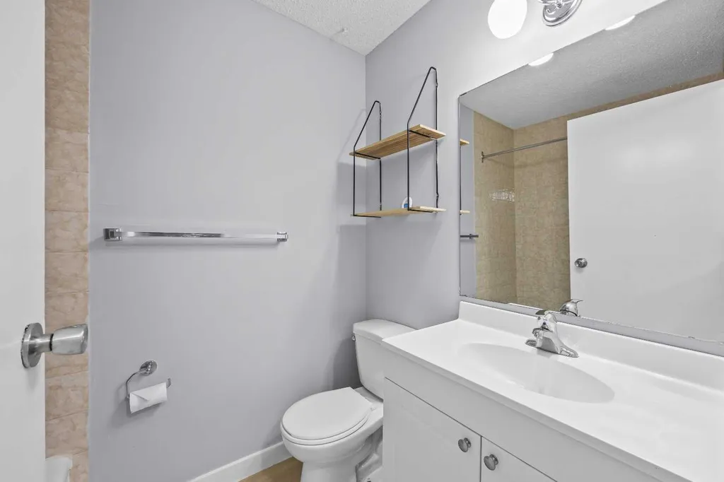 115 Bergen Road NW Calgary AB t3k1p2