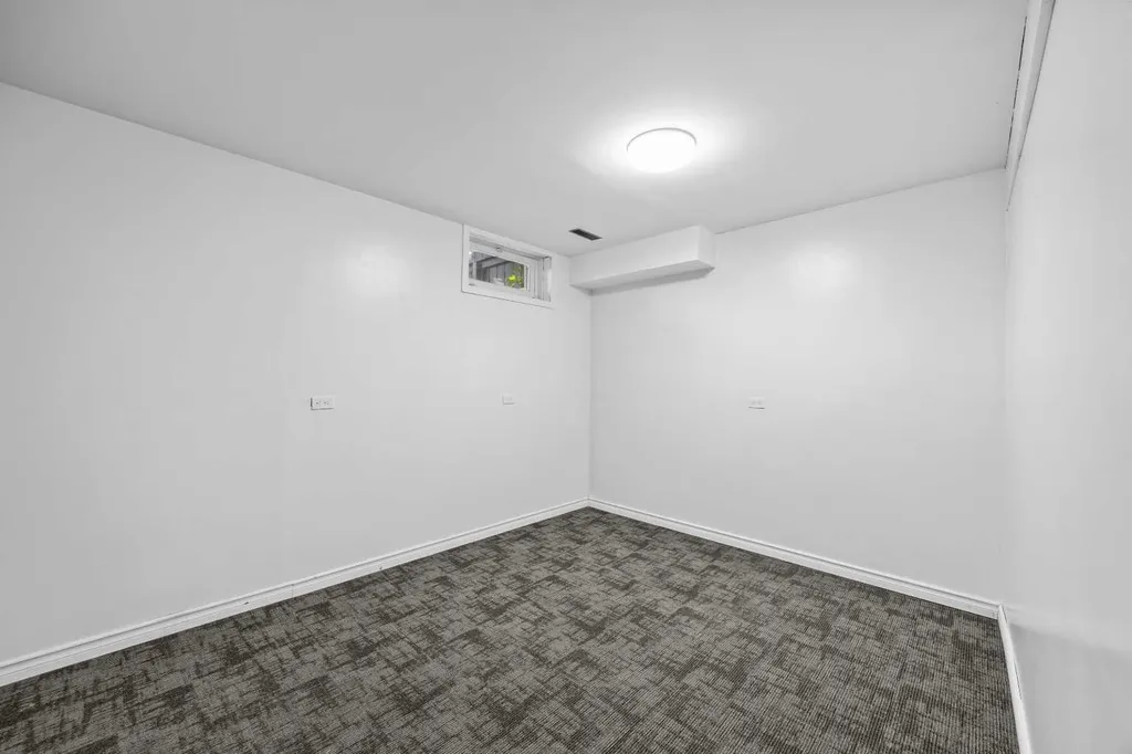 115 Bergen Road NW Calgary AB t3k1p2